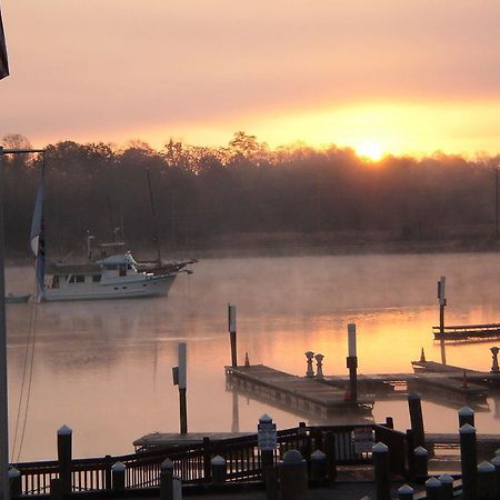 Inn At The Canal Bed & Breakfast Chesapeake City Buitenkant foto