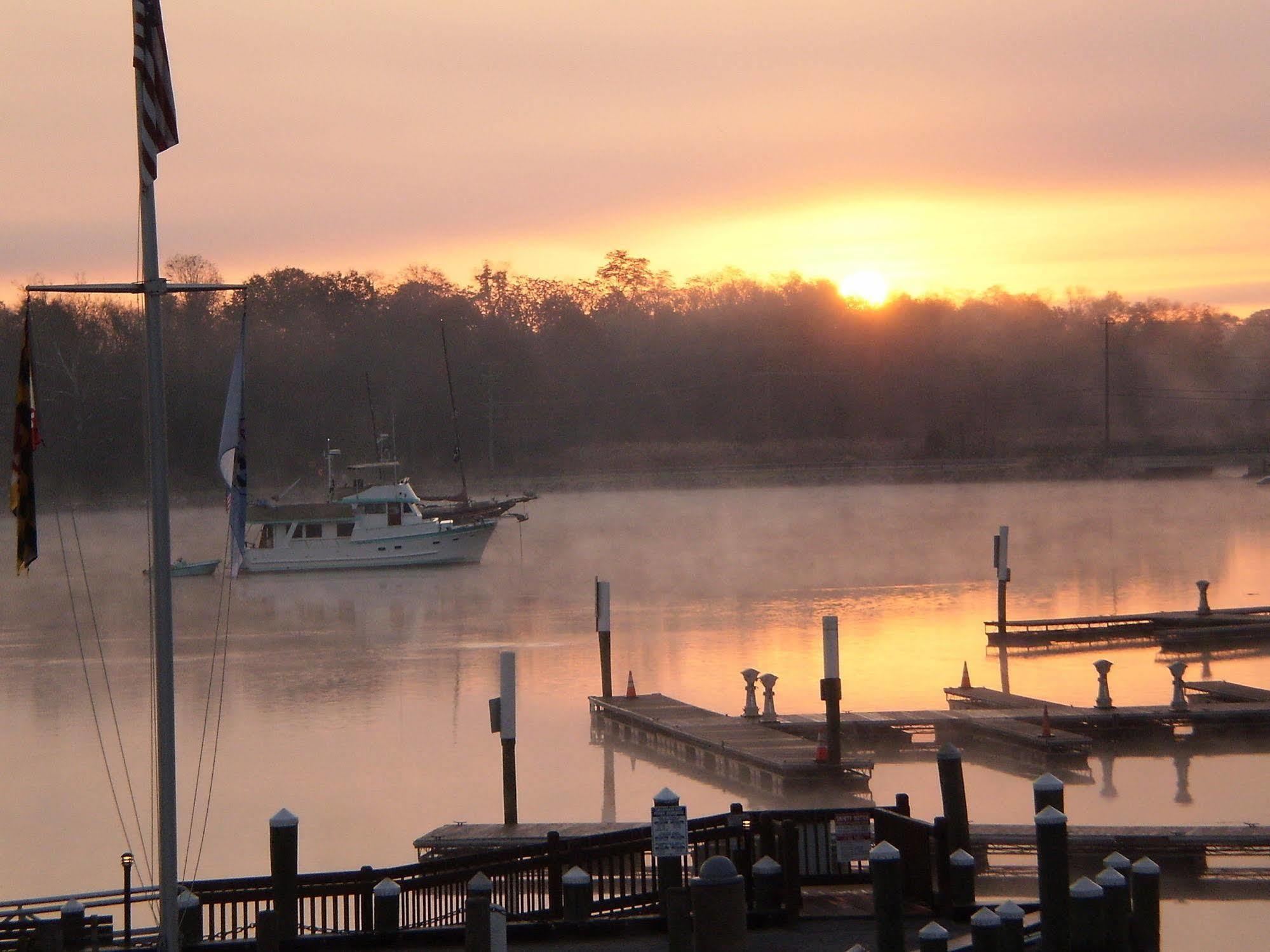Inn At The Canal Bed & Breakfast Chesapeake City Buitenkant foto